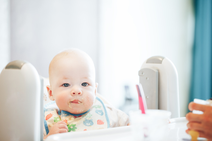 trucos para que los bebés coman sólidos